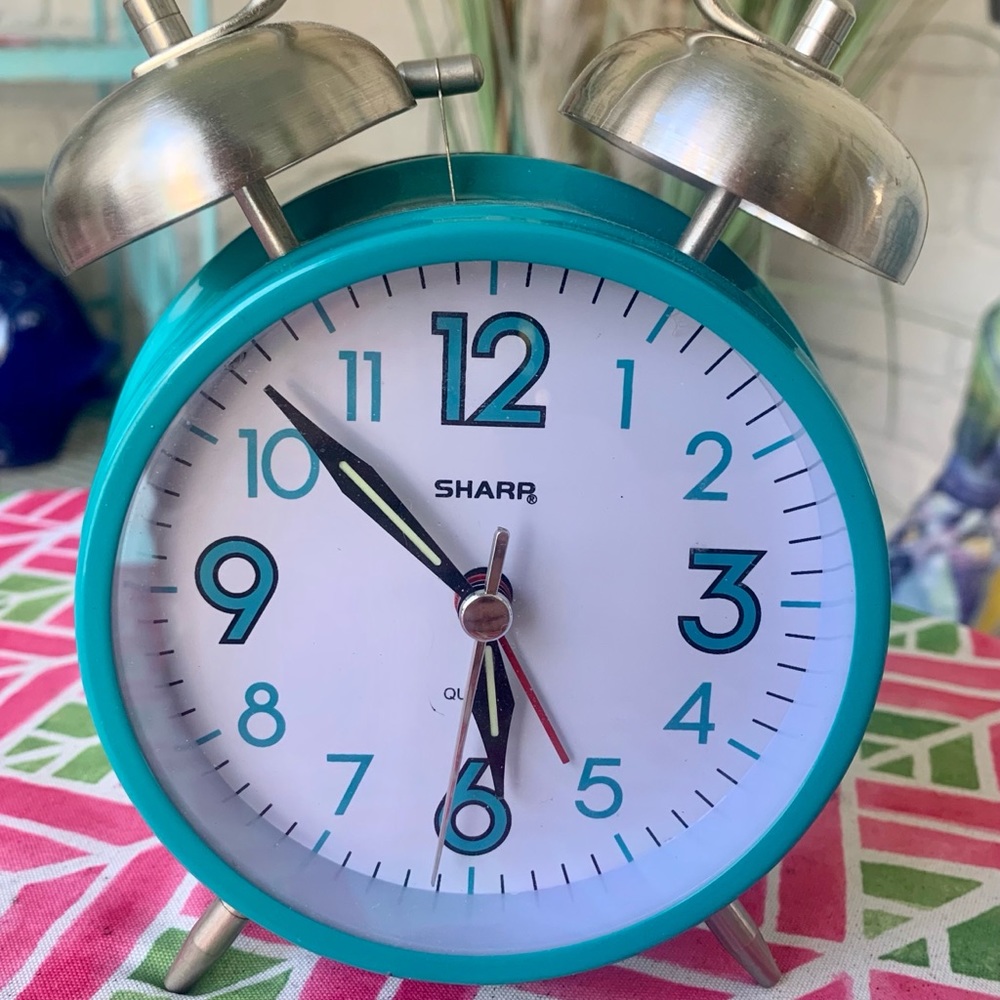 Sharp Alarm Clock - Picture 3 of 7